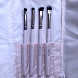 Dabney Lee Cosmetic Brushes (eyes) & Carrying Case